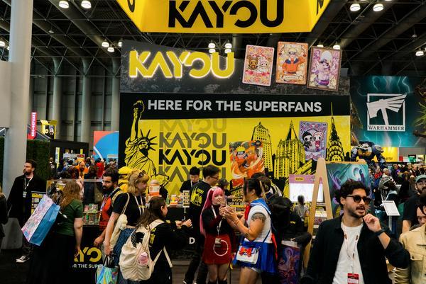 Z世代社交货币点亮文化新消费PG麻将胡了千亿卡牌赛道崛起